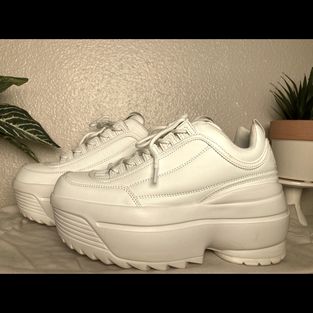 Chunky sneakers